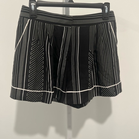 Phillip Lim New 3.1 high waisted 100% silk striped shorts / Size 2 Waist 16’ - Picture 1 of 5